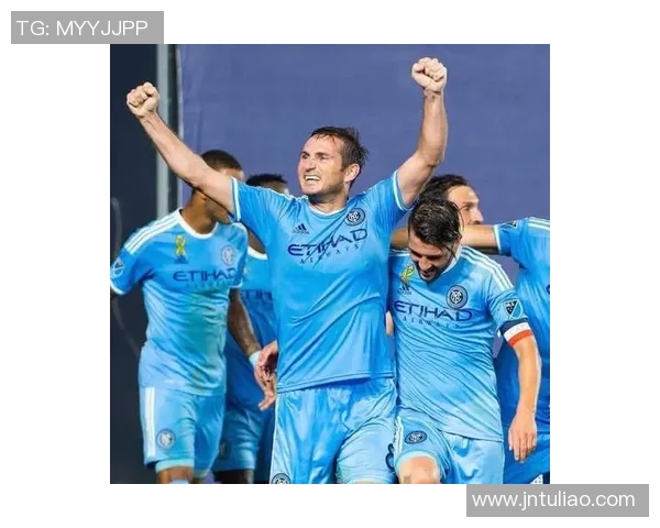 纽约城与亚特兰大连的激烈对决谁能在赛场上笑到最后